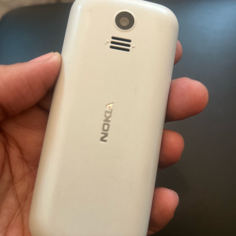 Nokia White Cell Phone - Picture 5 of 7